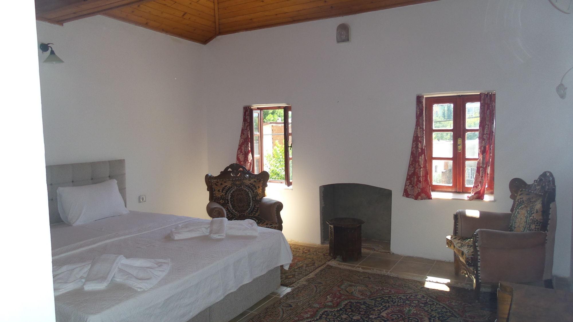 Ali Baba'S House Bed & Breakfast Селчук Екстериор снимка